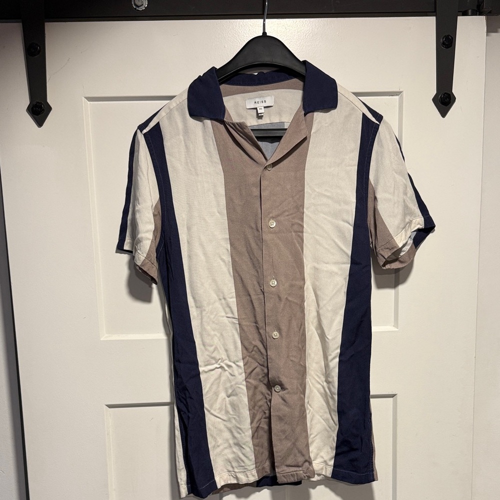Reiss Men's Casual Button Down short sleeve Shirt - Navy, Beige, and White